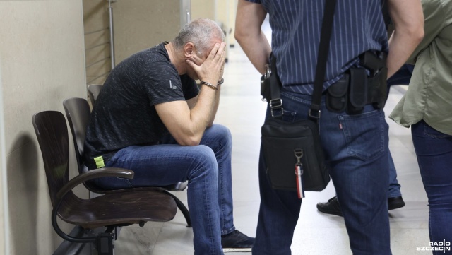 Żądał seksu od kobiet, w zamian za zwolnienie z prac społecznych nałożonych przez sąd. Teraz kolejne trzy miesiące spędzi w areszcie. Chodzi o Jarosława H., pierwszego zastępcę burmistrza Nowogardu Roberta Czapli.