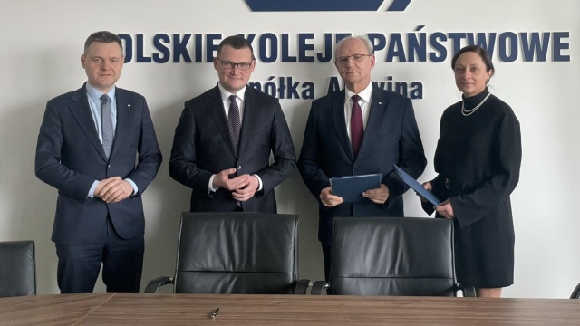 Polskie Koleje Państwowe S.A podpisały w Warszawie umowę z wykonawcą prac budowlanych nowego dworca w Koszalinie.