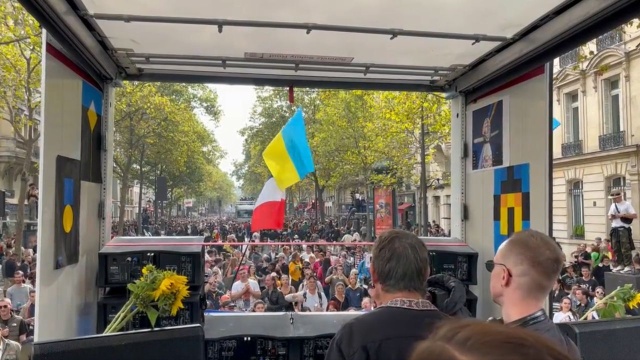 W kilkunastu miastach Francji, w pierwszą rocznicę rosyjskiej napaści na Ukrainę, zorganizowano demonstracje wsparcia dla tego kraju. Największa z nich odbyła się w Paryżu.
