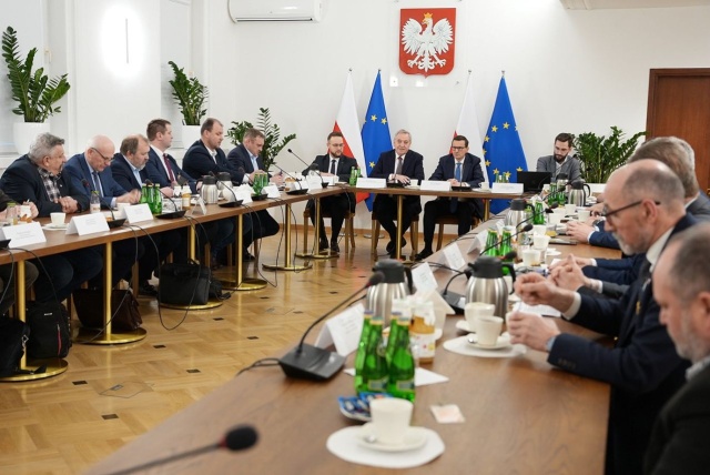 Ukraińskie zboże zalega w polskich magazynach. Rolnicy spotkali się z premierem