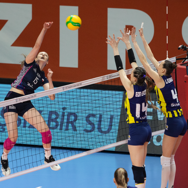 Siatkarki Grupy Azoty Chemika Police nie sprawiły w Turcji niespodzianki i pożegnały się z Ligą Mistrzyń. Policzanki przegrały w Stambule z Fenerbahce 1:3 w rewanżowym meczu 18 finału tych elitarnych rozgrywek.