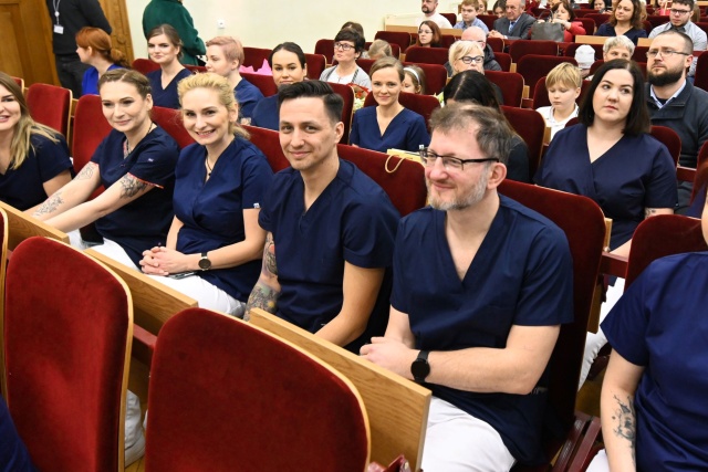 Na Pomorskim Uniwersytecie Medycznym w Szczecinie odbyło się dziś absolutorium i czepkowanie adeptów zawodu.