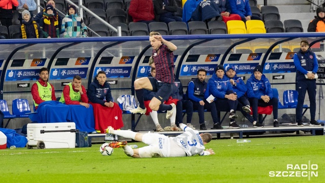 Piłkarze Pogoni chcą ograć lidera ekstraklasy. Szczecinianie zmierzą się w niedzielę z prowadzącym w tabeli Rakowem Częstochowa w 23. kolejce rozgrywek o mistrzostwo Polski.