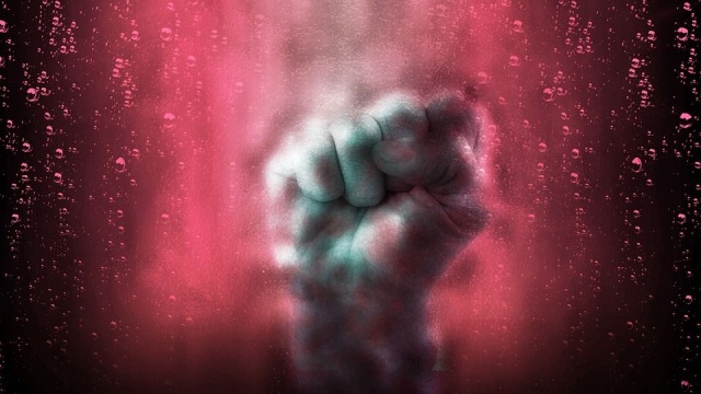 Czterech Rosjan zostało objętych unijnymi sankcjami za przemoc i brutalność wobec kobiet na Ukrainie. Na czarną listę z zakazem wjazdu do Wspólnoty i zablokowanymi aktywami w Europie zostali wpisani dwaj policjanci i dwaj wojskowi w związku z łamaniem praw człowieka na Ukrainie w marcu i kwietniu ubiegłego roku.