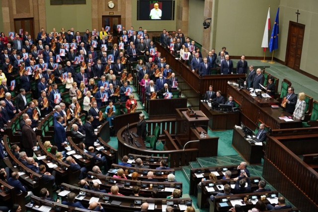 Sejm przyjął uchwałę w sprawie obrony dobrego imienia św. Jana Pawła II.