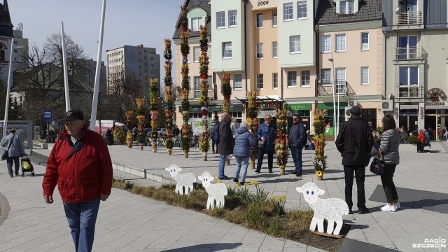 Już wiadomo, czy centrum Świnoujścia będzie w tym roku przystrojone na Święta Wielkanocne. Pytania na temat miejskich pisanek pojawiły się po tym, jak w lutym miasto zrezygnowało z tradycji przystrajania miasta na czas Walentynek.