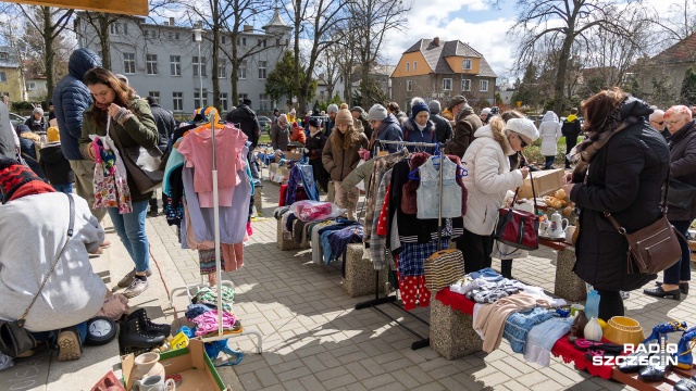 Setki mieszkańców Pogodna przyszło na Targ Wielkanocny, który odbywa się na placu Waleriana Pawłowskiego.