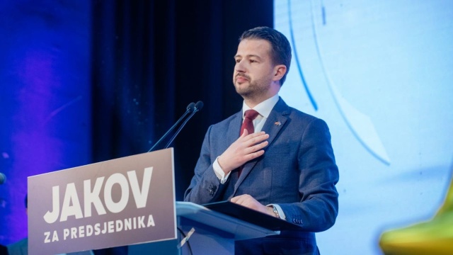 Potwierdzają się sondażowe wyniki niedzielnych wyborów prezydenckich w Czarnogórze. Po 30 latach rządów kilkukrotny premier i prezydent Milo Djukanović, a także jego Demokratyczna Partia Socjalistów oddają władzę. Na stanowisku prezydenta kraju zastąpi go młody Jakov Milatović.
