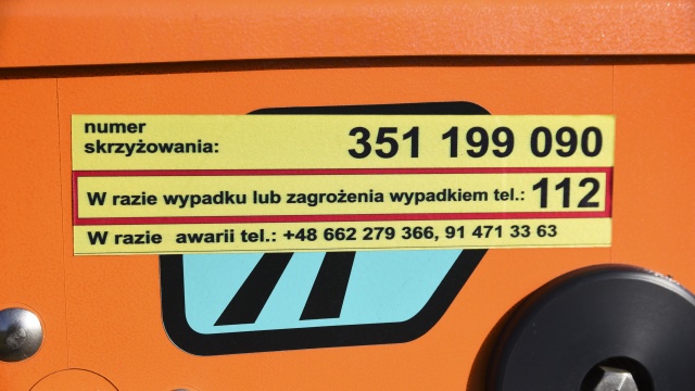 Ignorowanie znaku STOP, wjeżdżanie pod opadające rogatki czy omijanie slalomem półrogatek - to najczęstsze błędy, popełniane przez kierowców na przejazdach kolejowych.