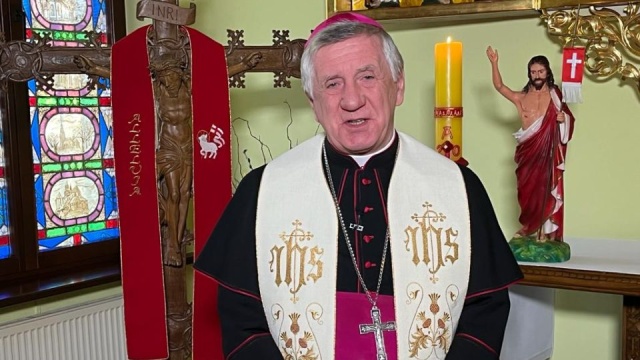 Dźwięk dzwonów ogłasza całemu światu, że dzieje się coś nadzwyczajnego. Rzeczywiście, Chrystus Zmartwychwstał - mówi arcybiskup Andrzej Dzięga. Metropolita szczecińsko-kamieński składa życzenia mieszkańcom Pomorza Zachodniego.