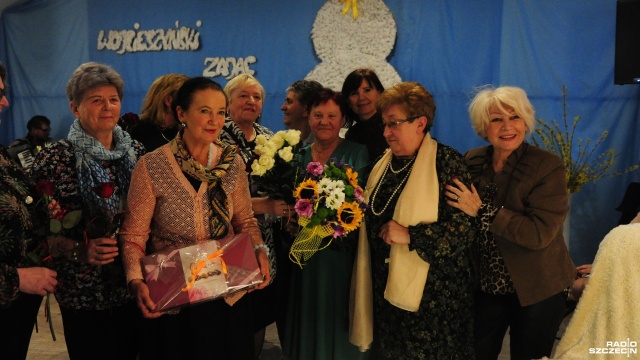 Od ponad dwudziestu lat pisze wiersze o swojej rodzinnej wsi Wojcieszynie obok Nowogardu, bo jak sama mówi, jest w niej zakochana. To mieszkanka tej miejscowości Halina Zając.