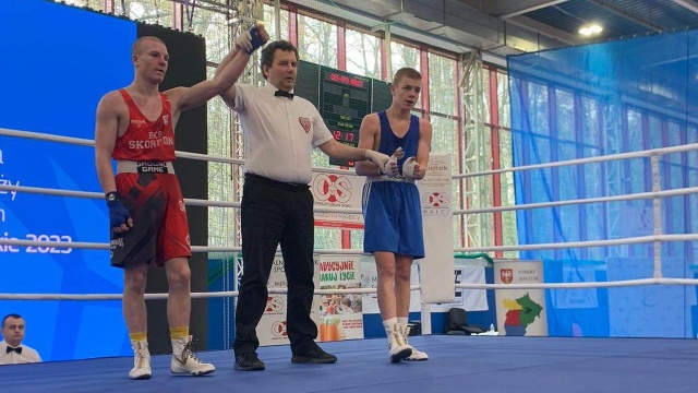 Pięściarze i pięściarki z naszego regionu z medalami Ogólnopolskiej Olimpiady Młodzieży w sportach halowych.