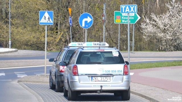 Po ubiegłorocznych podwyżkach cen zwykłej taryfy, kołobrzescy taksówkarze chcą także wzrostu stawek w czasie nocnych przejazdów. Z takim wnioskiem zwrócili się do władz miasta.