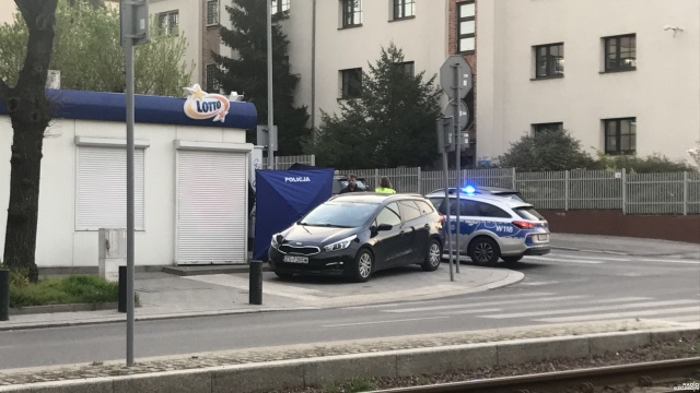 Prokuratura i policja badają okoliczności zgonu młodego mężczyzny, którego ciało o poranku znaleziono na szczecińskim Pogodnie.