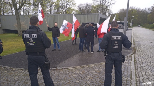 Niemiecka policja nie wpuściła polskiej delegacji Związku Narodowych Sił Zbrojnych ze Szczecina na obchody 78 rocznicy wyzwolenia KL Ravensbrck.