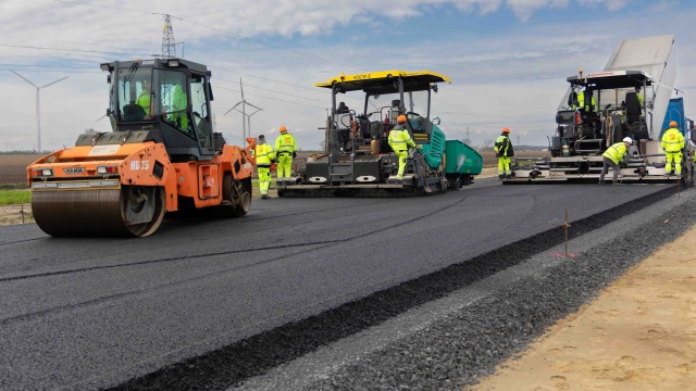 Dobra współpraca i dobre nastroje w branży budowlanej - mówił w Rozmowach pod krawatem dyrektor szczecińskiego oddziału Generalnej Dyrekcji Dróg Krajowych i Autostrad Łukasz Lendner.
