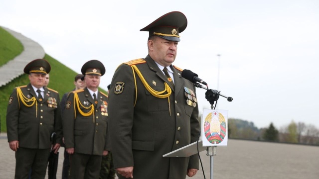 Wojskowi armii białoruskiej ćwiczyli na jednym z poligonów w Rosji kierowanie taktyczną bronią nuklearną - informuje ministerstwo obrony Białorusi. Wrócili na Białoruś i objęli dyżur bojowy w swoim garnizonie.