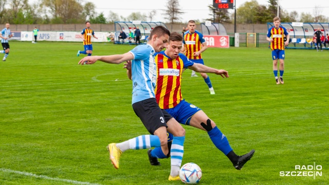 Szczecinianie udanie rozpoczęli majówkę i pokonali Jarotę Jarocin 5:0 w 26 kolejce grupy II. Świt w grupie drugiej, w dwudziestej szóstej kolejce, pokonał Jarotę Jarocin 5:0.