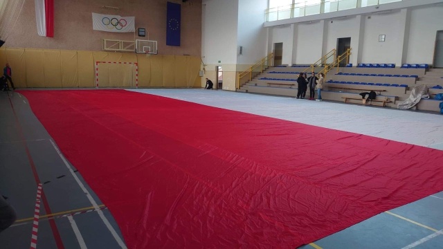 Flaga już gotowa - we wtorek załopocze nad Świnoujściem. To już tradycja kurortu na 2 maja.