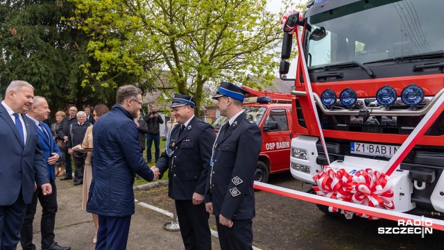 Strażacy ochotnicy z Babina z gminy Bielice otrzymali nowy wóz ratowniczo-gaśniczy. Zastąpi on wysłużony już pojazd, który najlepszy czas ma już za sobą - mówi Andrzej Jóźwiak komendant gminny Ochotniczych Straży Pożarnych w Bielicach.
