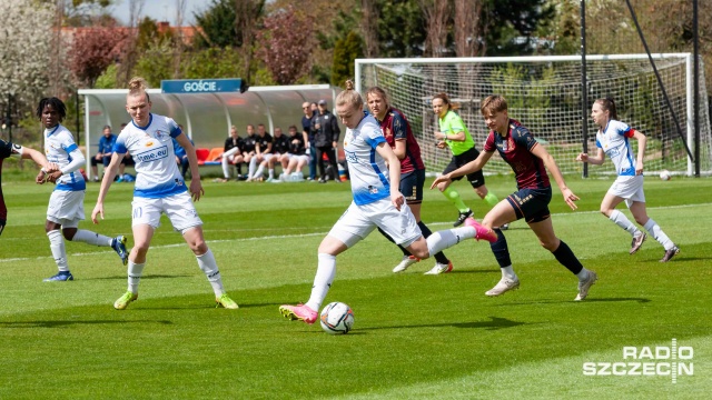 Szczecinianki przegrały z UKS-em SMS Łódź 1:5 w półfinałowym meczu rozegranym na boisku przy Karłowicza.
