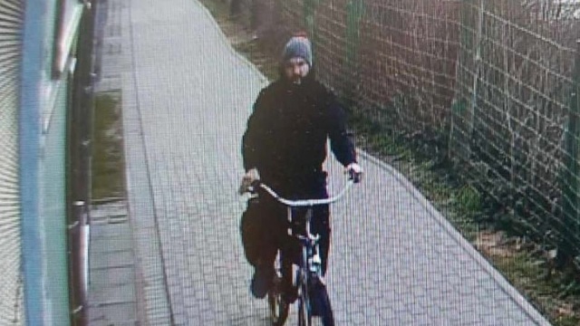 Do zdarzenia doszło w Ustroniu Morskim. Mężczyzna poruszający się na rowerze miał uderzyć spacerowicza i naruszyć jego nietykalność cielesną. Wszystko działo się w lutym na promenadzie na wysokości ulicy Kościuszki.
