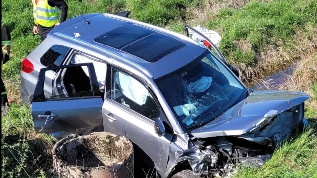 Poważny wypadek na drodze wojewódzkiej nr 163. W miejscowości Kluczewo zderzyły się dwa samochody osobowe. To na trasie między Czaplinkiem a Połczynem Zdrój.