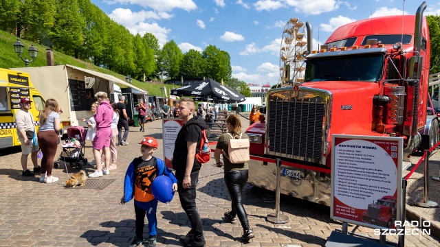Organizatorzy festiwalu foodtracków podkreślają, że w Szczecinie można spróbować potraw z całego świata.
