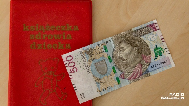 Podniesienie wysokości świadczenia programu Rodzina 500 Plus było jedną z głównych kwestii, o których politycy Prawa i Sprawiedliwości rozmawiali z Polakami - poinformował poseł PiS Radosław Fogiel.