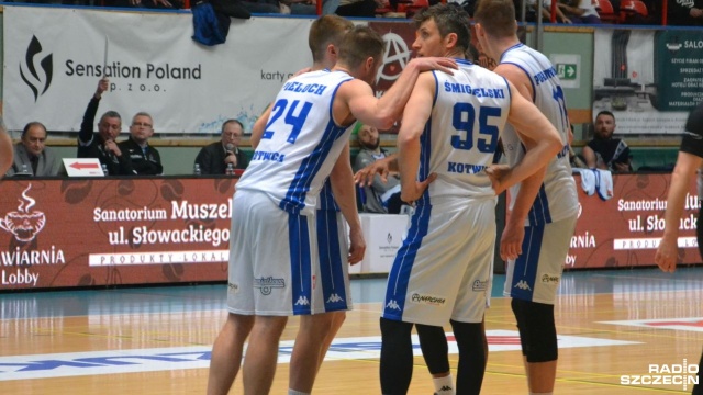 Zdjęcia kibiców na klubowej koszulce - na taki pomysł wpadły władze koszykarskiej Kotwicy Kołobrzeg.