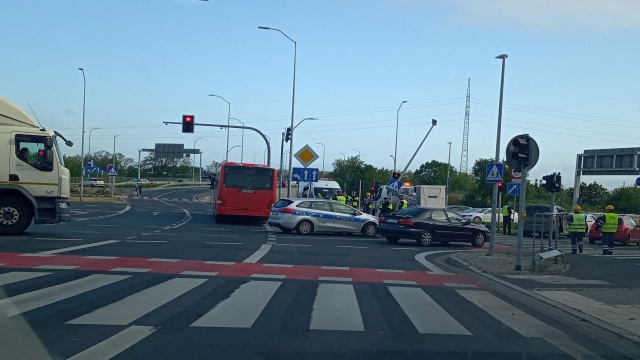 Uwaga kierowcy Mamy kolizję na węźle przy ulicy Granitowej w szczecińskich Podjuchach.