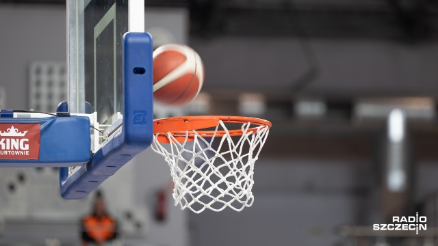 Koszykarze Kinga chcą w poniedziałek zrobić drugi krok na drodze do finału Mistrzostw Polski. Wieczorem szczecinianie po raz drugi zagrają ze Stalą Ostrów Wielkopolski w półfinale play-off.