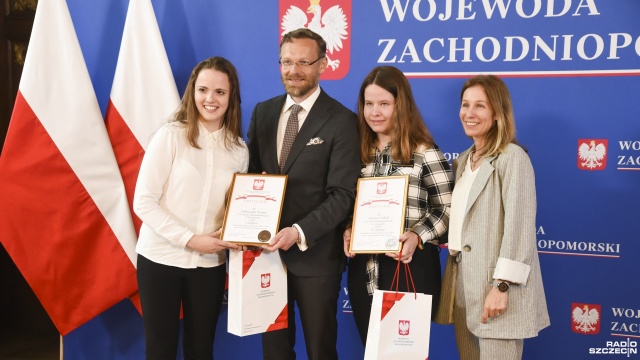 Aleksandra Krupa z II Liceum Ogólnokształcącego w Nowogardzie laureatką tegorocznego wojewódzkiego konkursu dotyczącego problematyki HIV i AIDS.