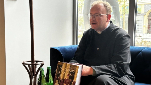 Był księdzem niezłomnym. Jednym z trzech biskupów więzionych w okresie komunistycznym w wiezieniu przy ulicy Rakowieckiej w Warszawie.