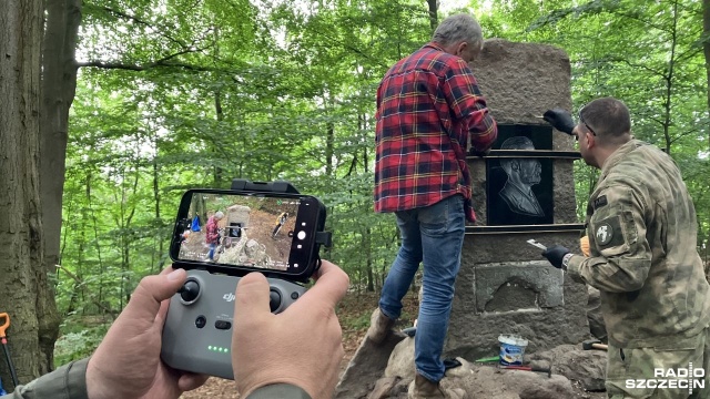 W szczecińskich Podjuchach zakończono prace nad odbudową pomnika doktora Carla Friedricha Meyera, wybitnego szczecińskiego historyka i geografa, który w 1889 roku założył Stowarzyszenie Miłośników Puszczy Bukowej.