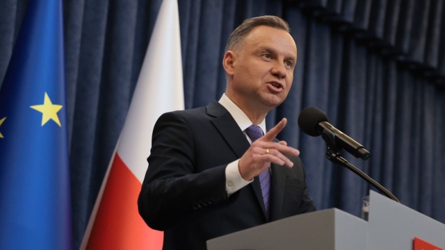 Prezydent Andrzej Duda powiedział, że komisja do spraw badania rosyjskich wpływów w Polsce powinna zacząć działać jak najszybciej.