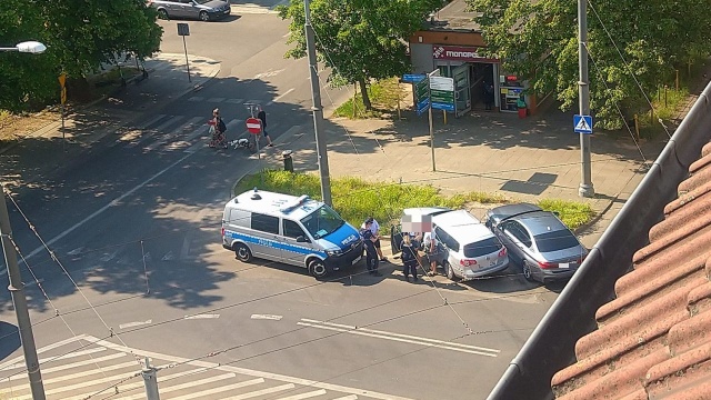 Dwa samochody osobowe zderzyły się przy skrzyżowaniu ul. 3 Maja z ul. Narutowicza.