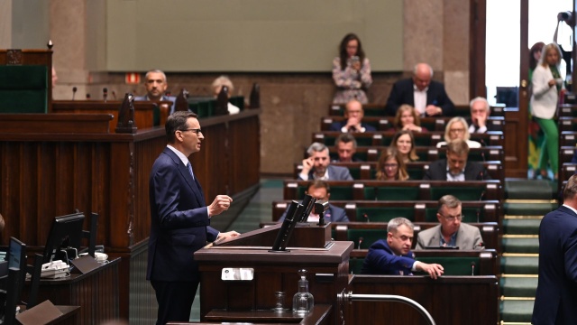 Premier Mateusz Morawiecki zapowiedział gotowość rządu do przeciwstawienia się przymusowej relokacji migrantów do Polski.