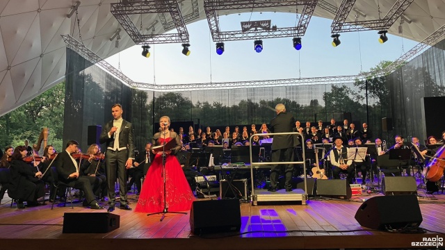 19. Międzynarodowy Festiwal Muzyczny - Sacrum Non Profanum przeszedł do historii. Blisko dwugodzinny koncert Arcydzieł Muzyki Filmowej w Teatrze Letnim im. Heleny Majdaniec w Parku Kasprowicza w Szczecinie był dedykowany Kobietom i dzieciom Ukrainy.