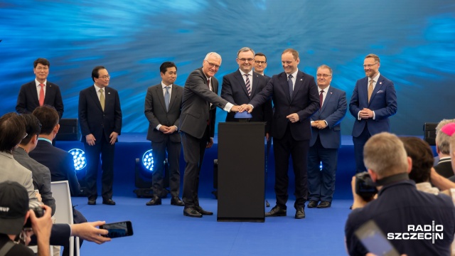Premier Mateusz Morawiecki powiedział, że uruchomienie produkcji polipropylenu w nowej fabryce Grupy Azoty - Polimerach Police - jest największą inwestycją w polskim przemyśle od lat.