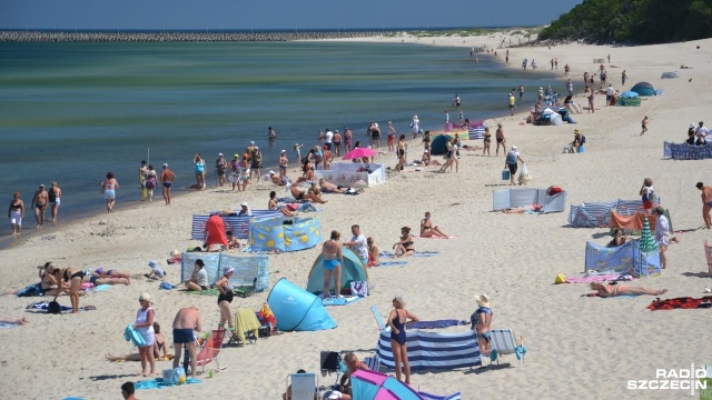 Piątek to ostatni dzień przygotowań do startu sezonu na nadmorskich plażach. W Kołobrzegu pierwsi ratownicy wyjdą na plażę jutro, ale sezon w pełni ruszy dopiero za tydzień.