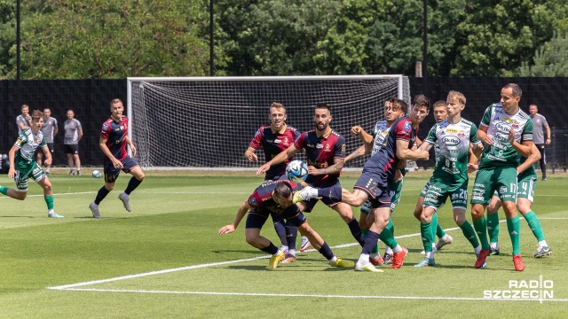 Piłkarze Pogoni pokonali Chojniczankę Chojnice 1:0 w kontrolnym meczu rozegranym w Szczecinie. Zwycięskiego gola w starciu ze spadkowiczem z 1. ligi z rzutu karnego zdobył Alexander Gorgon.