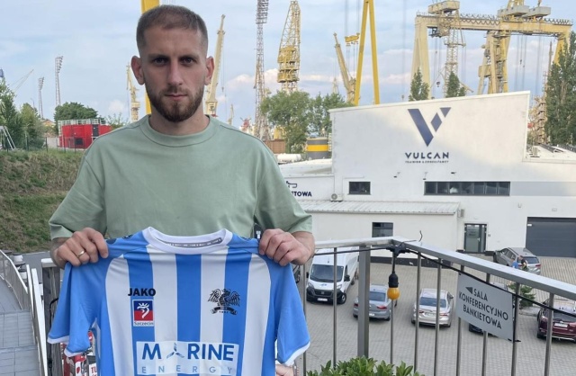 Świt Szczecin kompletuje kadrę na nowy sezon trzecioligowych rozgrywek. Piłkarzem Dumy Północy został Damian Ciechanowski.