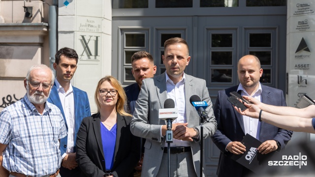 Jakie macie zamiary w sprawie muru na polsko - białoruskiej granicy Takie pytanie do Platformy Obywatelskiej kierują politycy Zjednoczonej Prawicy. Zachęcają do zadawania tego samego pytania również innych Polaków.