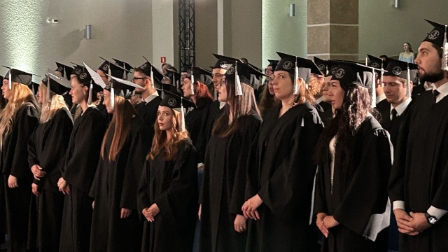 Absolwenci Uniwersytetu Szczecińskiego zakończyli swoją naukę na uczelni uroczystym absolutorium.