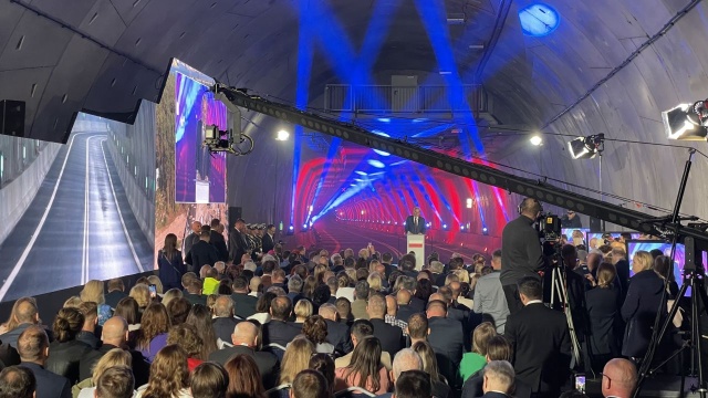 To historyczny dzień dla Świnoujścia i Polski - mówił w nowym tunelu pod Świna prezydent miasta, Janusz Żmurkiewicz.