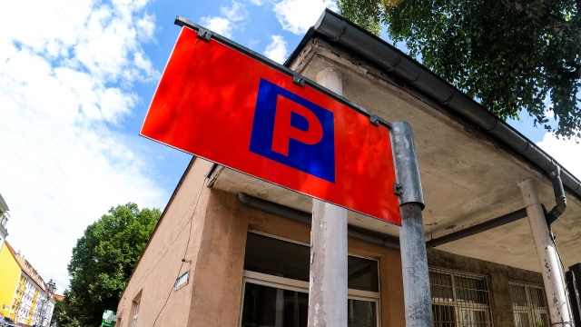 Koniec z darmowym parkowaniem na szczecińskim Starym Mieście. Zmiany oceniają mieszkańcy.
