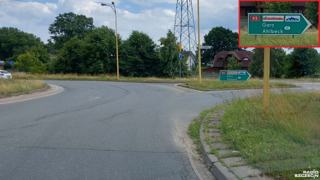 Choć informacja o otwarciu tunelu w Świnoujściu obiegła całą Polskę, nie każdy jeszcze wie, że na drugi brzeg Świny można się przedostać bez wjeżdżania na prom. Niestety na razie nie ułatwiają tego także znaki drogowe.