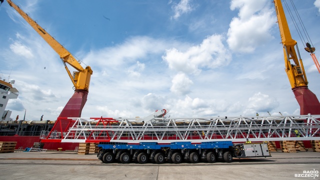 Spółka DB Port Szczecin kupiła za 40 milionów suwnicę do rozładunku kontenerów. Stanie na nabrzeżu fińskim.