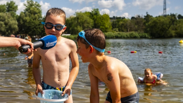Nie trzeba jechać na wakacje pod palmami. Dla dzieci szczecińskie kąpieliska są jak plaża w Miami.